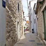 Apartment Stone House Varos *