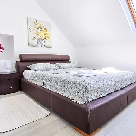 Stone House Varos Appartamento *