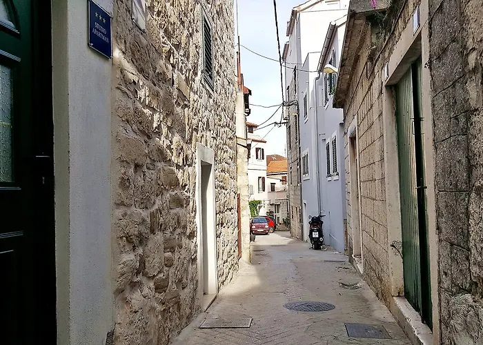 Apartment Stone House Varos *