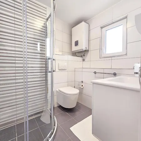 Stone House Varos Apartman *